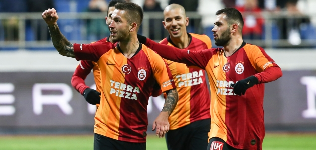 Galatasaray zirveye yürüyor
