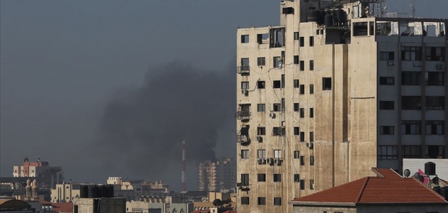 İsrail’den Gazze’de Hamas’a ait hedeflere hava saldırısı