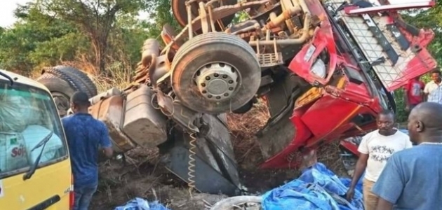 Kongo Demokratik Cumhuriyeti’nde kamyon, iki otobüse çarptı: 14 ölü, 40 yaralı