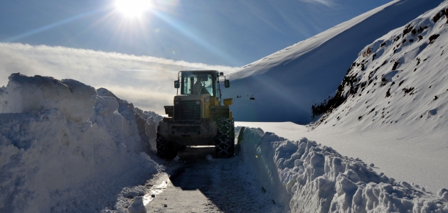 Sivas’ta kar nedeniyle 47 köy yolunda ulaşım sağlanamıyor