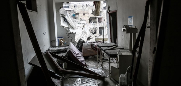 Rus savaş uçakları Halep kırsalında 2 hastaneyi vurdu