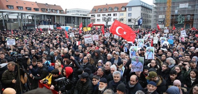 Almanya’nın Hanau kentinde ırkçılık ve teröre karşı yürüyüş düzenlendi