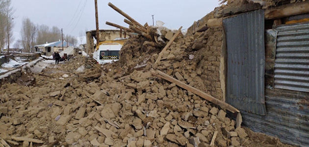İran depreminde Van’daki can kaybı 10’a yükseldi