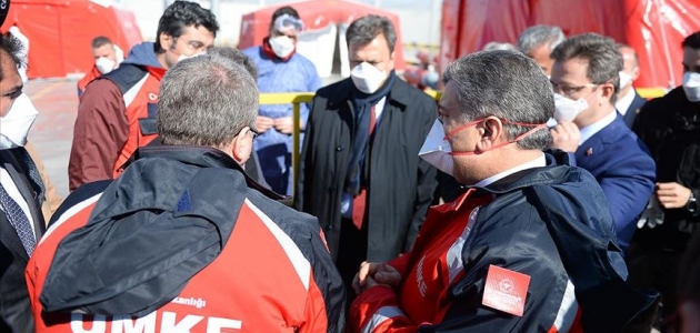 Sağlık Bakanı Fahrettin Koca Dilucu Sınır Kapısı’nı ziyaret etti
