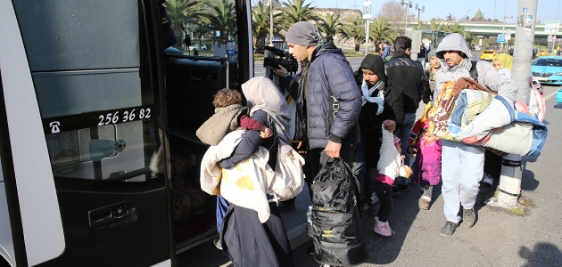 Düzensiz göçmenler Edirne’ye gitmeye devam ediyor