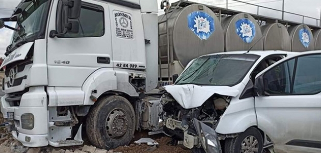 Konya’da süt tankeriyle kamyonet çarpıştı: 1 yaralı