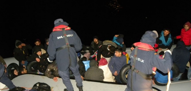 İzmir’de yardım isteyen 78 düzensiz göçmen kurtarıldı