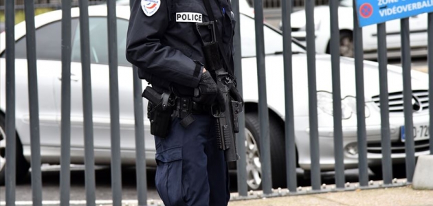 Paris’te camide silahlı saldırı: 1 yaralı