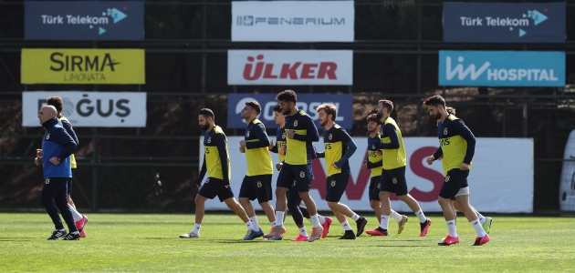 Fenerbahçe’de Konyaspor hazırlıkları sürüyor