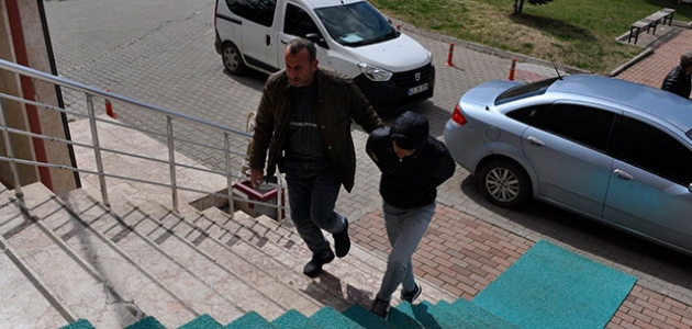 Konya’da  otomobil çalan şüphelileri düşürdükleri telefon yakalattı