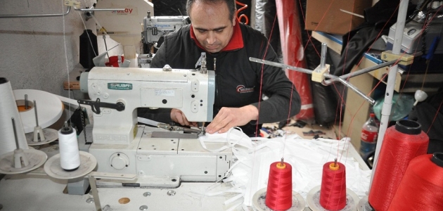 Seydişehir’de bir tekstil firması maske üretimine başladı