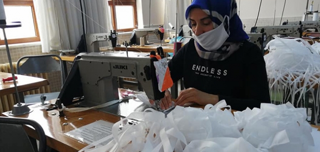 Konya’daki meslek lisesinde kamu kurumları için maske üretilecek