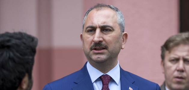 Adalet Bakanı Gül: Duruşmaların ertelenmesi konusunda HSK’ye yetki verildi