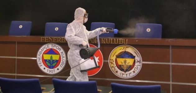 Fenerbahçe’de bir futbolcuda koronavirüs çıktı
