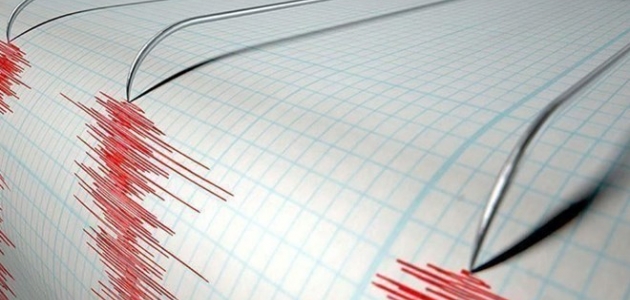İran’ın Türkiye sınırında 4,4 büyüklüğünde deprem
