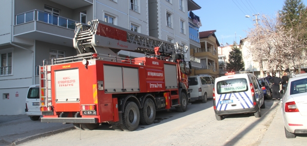 Beyşehir’de apartmanda elektrik panosu yangını