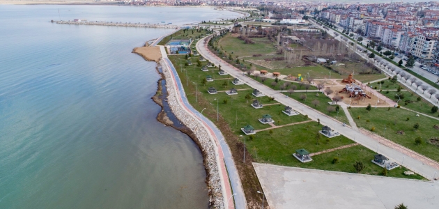 Beyşehir Gölü kıyılarındaki parklarda “koronavirüs“ sessizliği