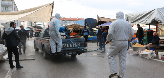 Beyşehir’de pazar yerinde dezenfekte standı kuruldu