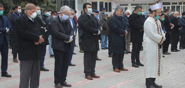 Tahir Akyürek’in vefat eden kayınvalidesi toprağa verildi
