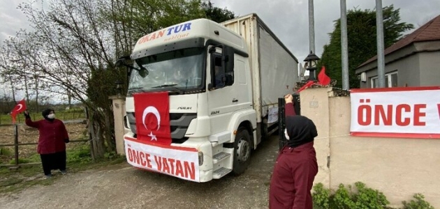 Erdoğan’ın talimatı üzerine hazırlanan kolonyalar yola çıktı: İşçiler gözyaşlarını tutamadı