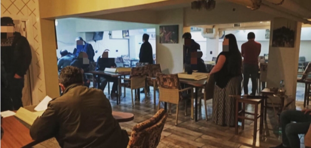 Konya’da kafeye baskın! Müşterilere ve işyeri sahibine ceza