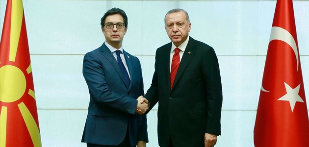 Erdoğan ile Kuzey Makedonya Cumhurbaşkanı Pendarovski telefonda görüştü
