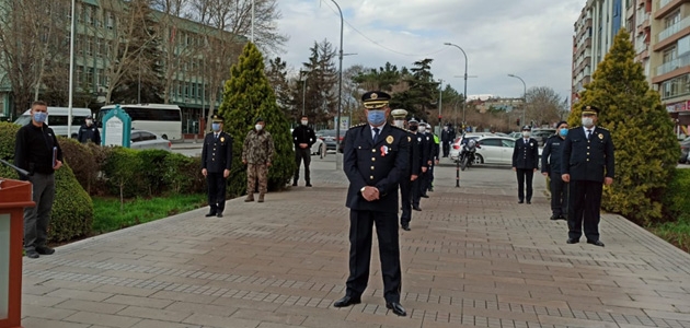 Konya’da koronaya karşı sosyal mesafe korunarak tören düzenlendi