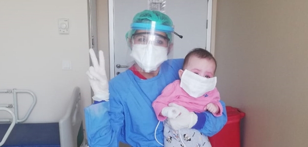 Dört aylık Asya bebek koronavirüs savaşını kazandı