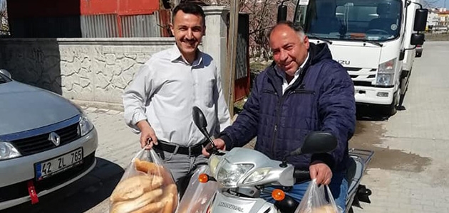 Beyşehir’de evlere ekmek dağıtımına muhtar desteği
