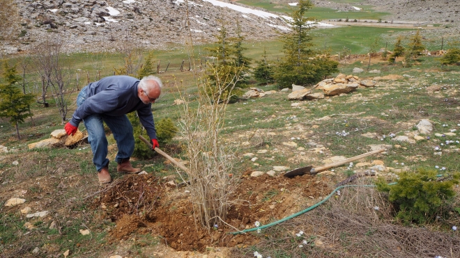 Konya’da bazı vatandaşlar sokağa çıkma kısıtlamasına yayladaki evlerinde uyuyor