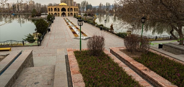 İran’da salgın nedeniyle kapatılan park ve bahçeler bir ay sonra yeniden açıldı