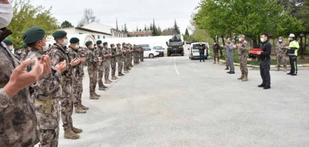 Konya’da özel harekat polisleri  dualarla uğurlandı