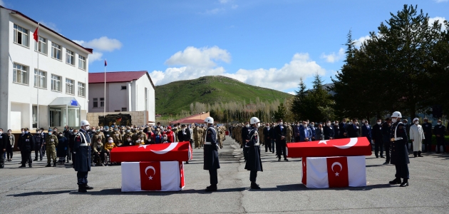 Bitlis’te şehit olan iki askerimiz için tören