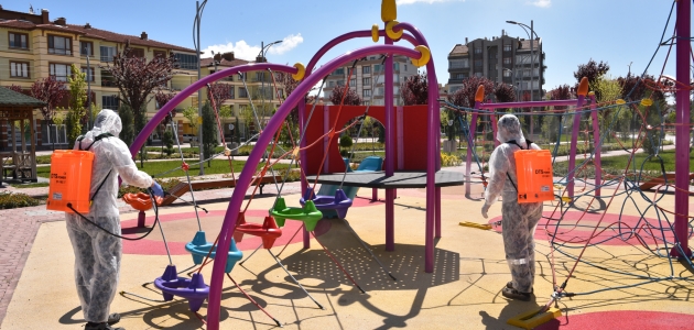 Selçuklu’da çocuklar için parklar yeniden dezenfekte ediliyor