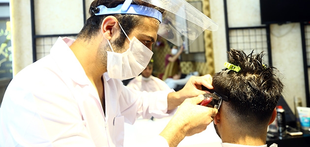 Konya’da berber, kuaför ve güzellik salonları yeniden faaliyette