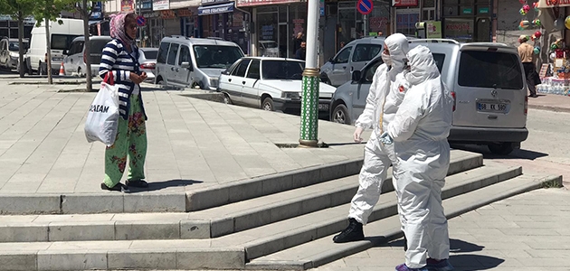 Konya’da sağlıkçılardan kaçan koronavirüs şüphelisini polis yakaladı