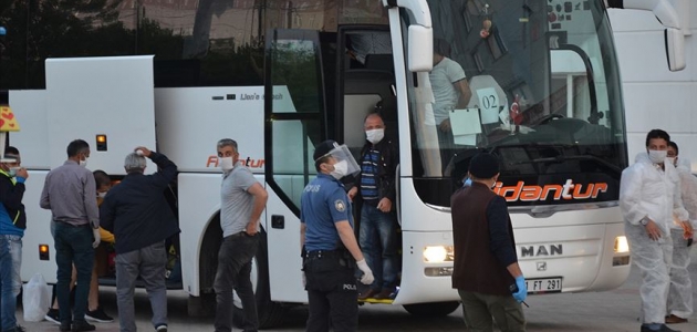 KKTC’den getirilen 288 kişi Karaman’da yurda yerleştirildi
