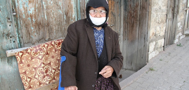 Bağkur emeklisi 93 yaşındaki kadından Mehmetçik Vakfı’na bağış