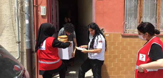 Kızılay Karatay gönüllüleri kapı kapı dolaşıyor
