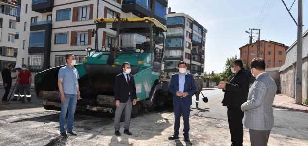Başkan Kılca, Hamzaoğlu Mahallesi’ndeki asfalt çalışmalarını inceledi