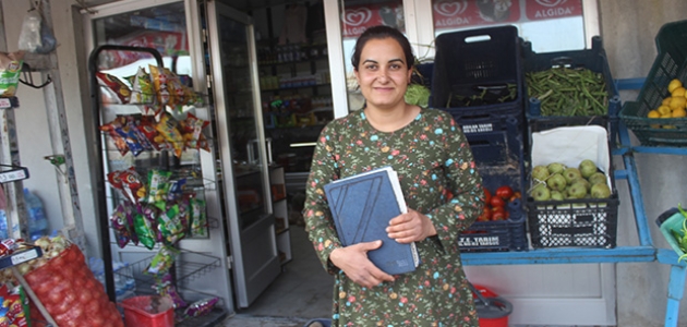 Konya’da bir hayırsever bakkal defterindeki borçları ödedi