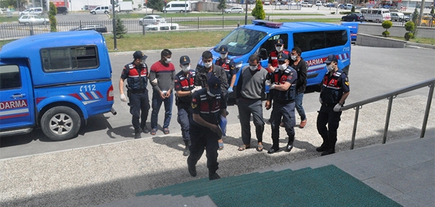 Karaman’da hırsızlık şüphelisi 3 kişi tutuklandı