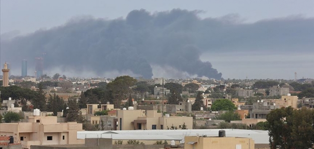 Libya’da Hafter milisleri bayram sabahında başkenti bombaladı