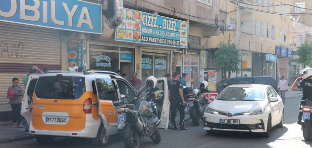Diyarbakır’da silahlı saldırıya uğrayan polis memuru şehit oldu
