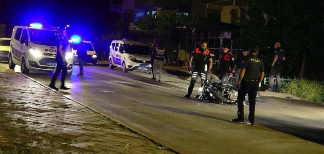 Silahlı kavga ihbarına giden Yunus ekibine zanlıların minibüsü çarptı: 2’si polis 7 yaralı