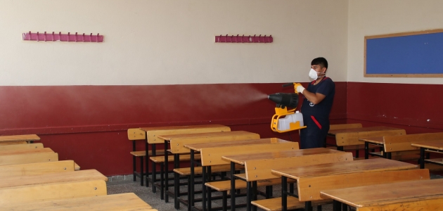 Akşehir’de LGS öncesinde okullar dezenfekte edildi