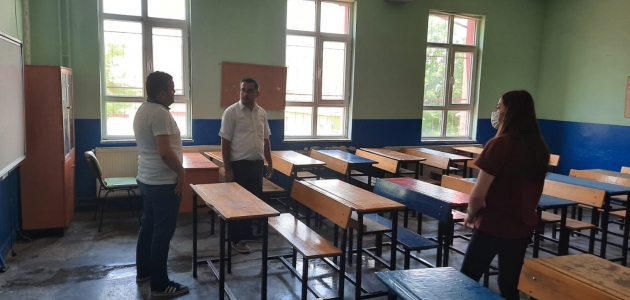 Kulu’da sınav öncesi okullar dezenfekte edildi