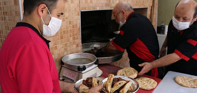Konya’da üç kuşaktır “Fırın Kebabı“ pişiriyorlar