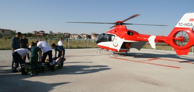 Kalp krizi geçiren tarım işçisi helikopter ambulansla hastaneye sevk edildi