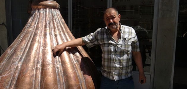 Konya'daki Kurtuluş Ulu Camii için yapılan devasa alem ilgi çekiyor